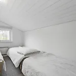 בית נופש 5 Bedroom In בלבאנד