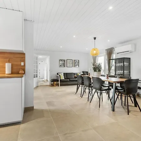 5 Bedroom In Blåvand