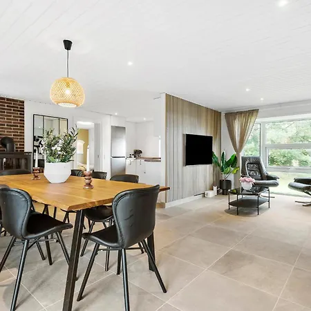 펜션 5 Bedroom In Blåvand