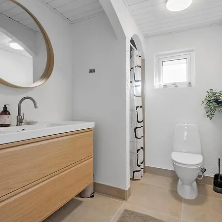 5 Bedroom In 펜션 Blåvand