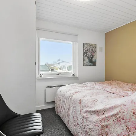Σπίτι διακοπών 5 Bedroom In *